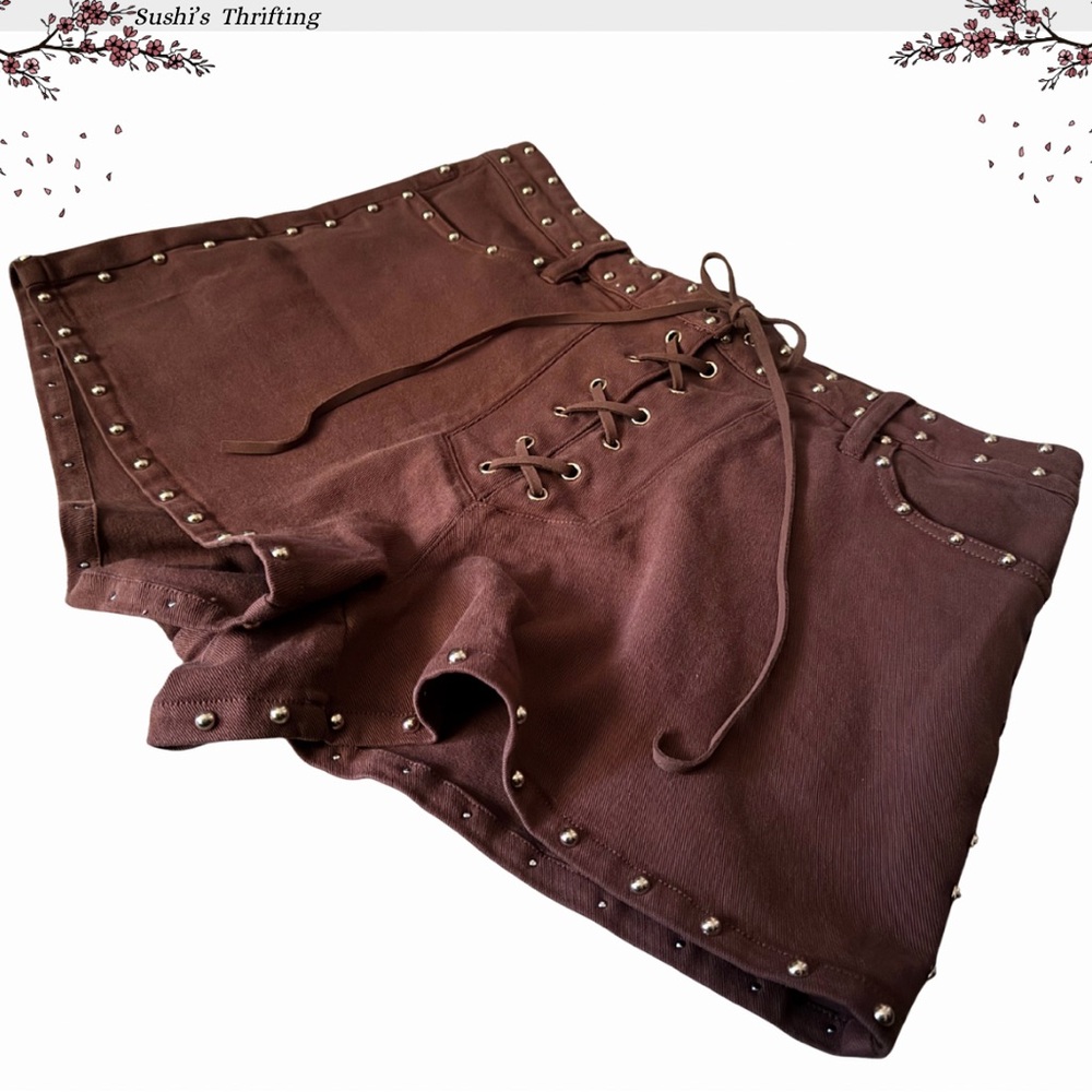 Lace-Up Studded Shorts - Picture 7 of 8